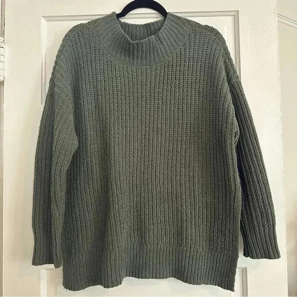 Aerie Open Knit Sweater Sage Green EUC XS